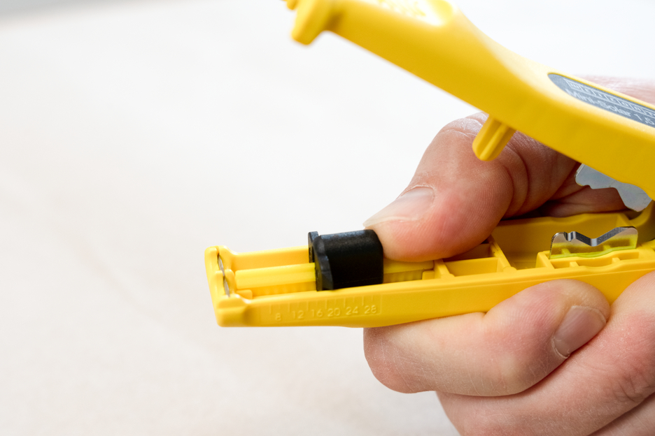Mini-Solar 4/6 mm² | for dismantling and stripping standard photovoltaic cables with a cross-section of 4 & 6 mm²