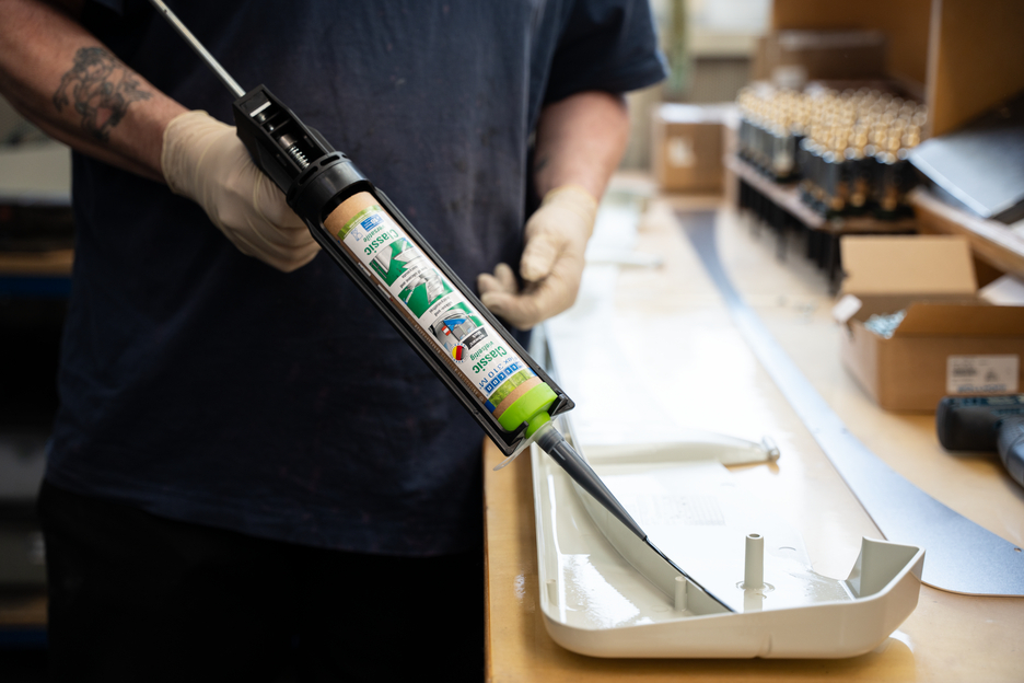 Flex 310 M® Classic MS-Polymer | elastic adhesive based on MS-Polymer in Presspack packaging for fatigue-free working