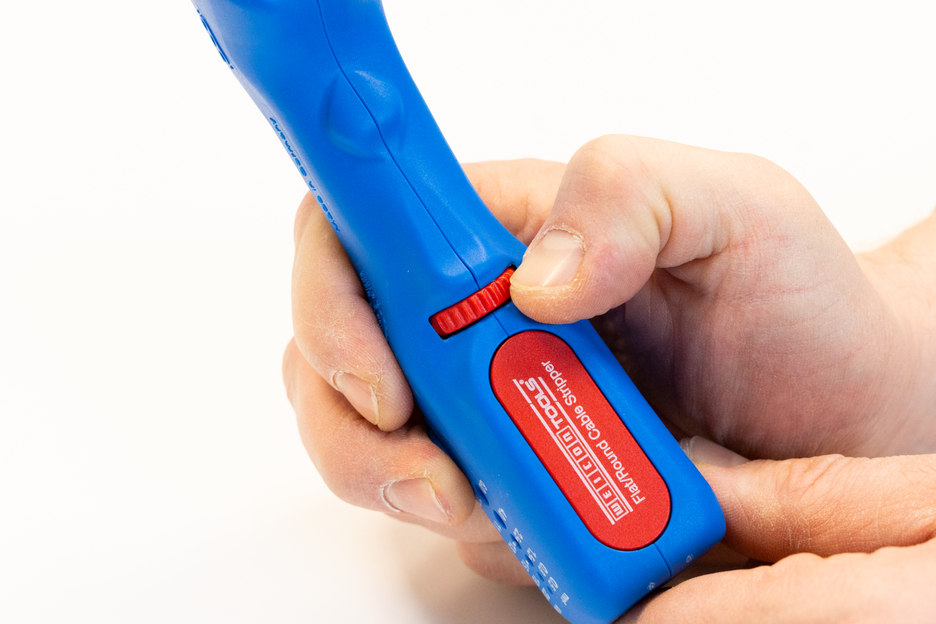 4in1 Flat and Round Cable Stripper | for all standard flat cables up to 18 mm wide and all standard round cables with a diameter of 6–13 mm