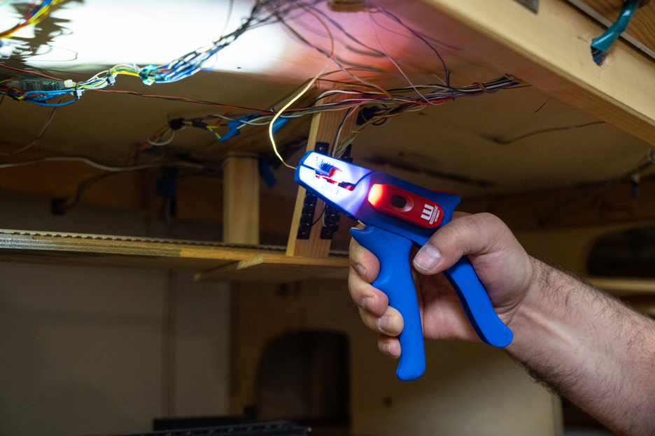 LED Work Light | Three brightness settings ensure excellent visibility and safe work in dark environments