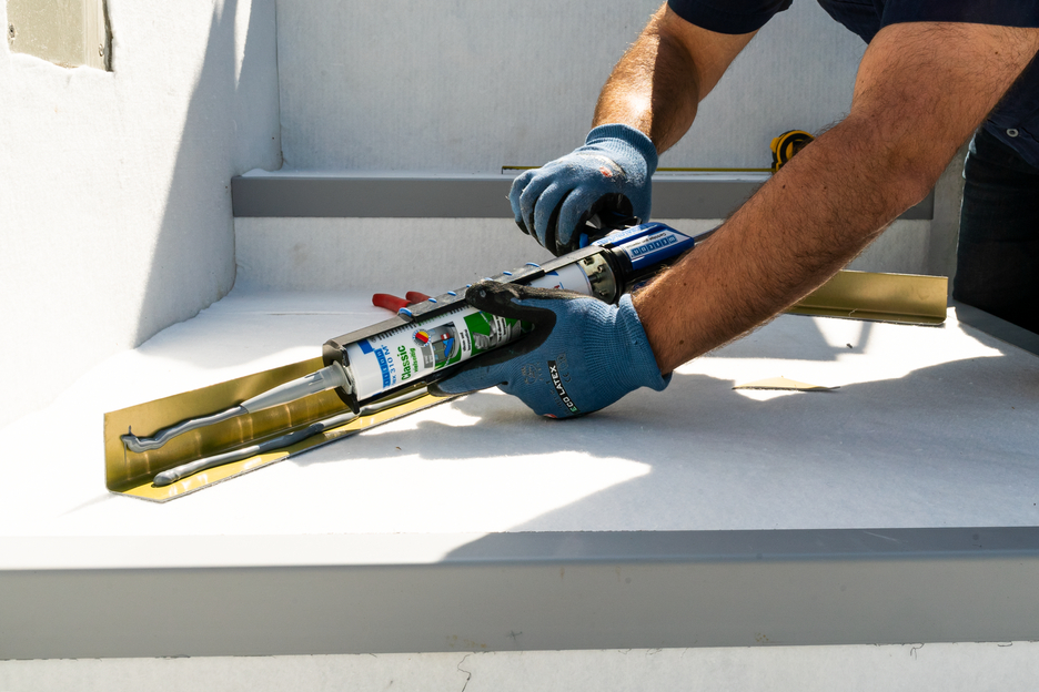 Flex 310 M® Classic MS-Polymer | elastic adhesive based on MS-Polymer in Presspack packaging for fatigue-free working