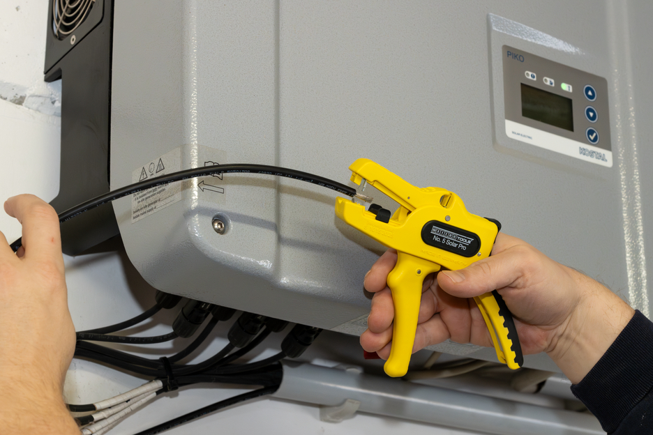 Wire Stripper No. 5 Solar Pro | for dismantling and stripping standard photovoltaic cables with a cross-section of 1.5 - 10 mm²