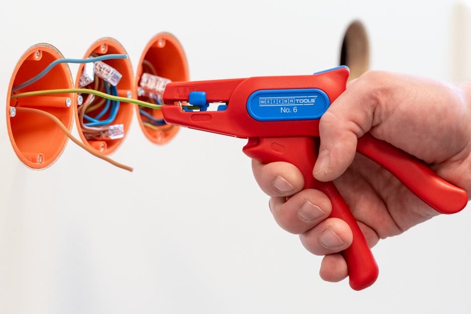Wire Stripper No. 6 | for live working up to 1.000 volts, working range 0,2 - 6,0 mm²