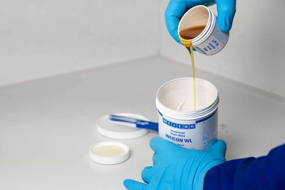 WEICON WL | Ceramic-filled epoxy resin system for high wear protection