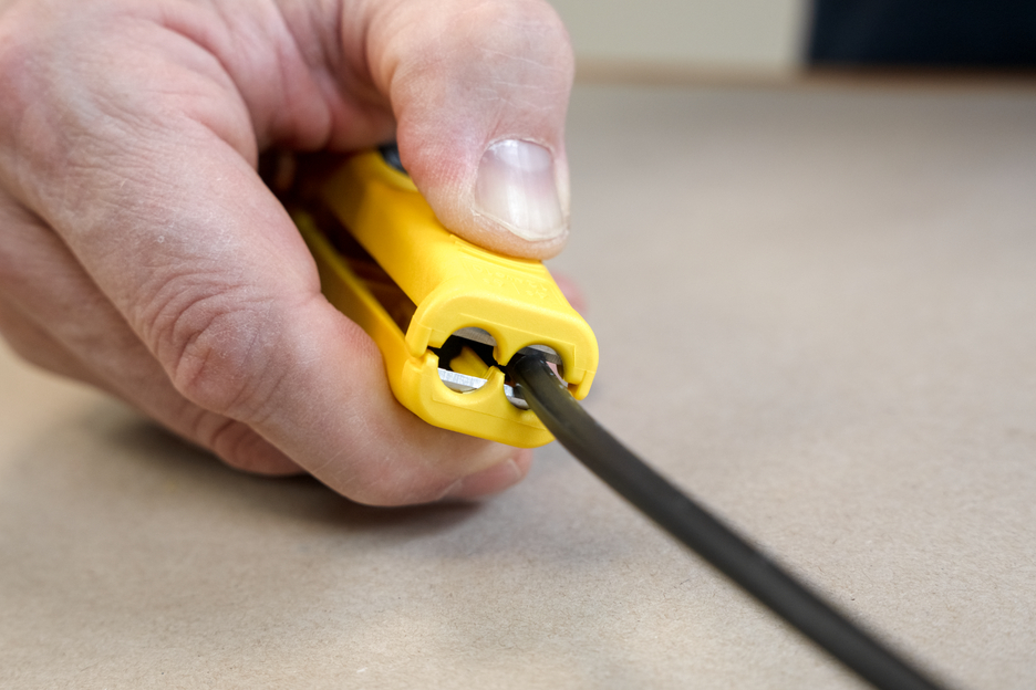 Mini-Solar 10/16 mm² | for dismantling and stripping standard photovoltaic cables with a cross-section of 10 & 16 mm²