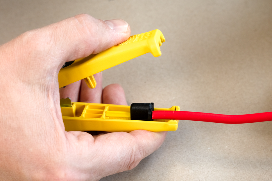 Mini-Solar 4/6 mm² | for dismantling and stripping standard photovoltaic cables with a cross-section of 4 & 6 mm²
