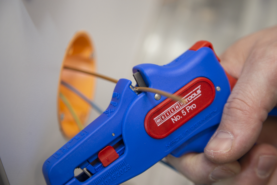 Wire Stripper No. 5 Pro | For all standard flexible and solid conductors | Working range 0.2–16.0 mm²