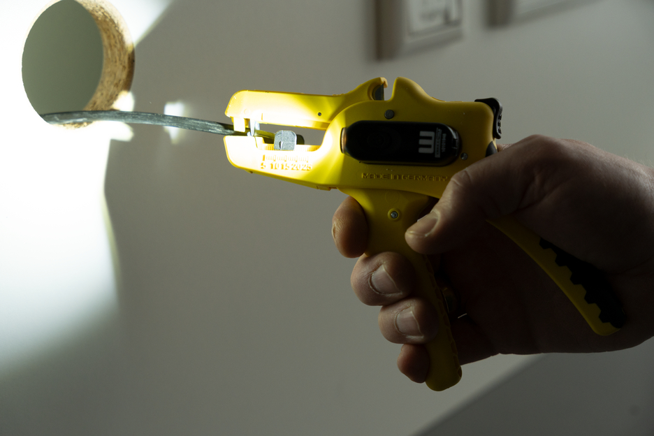 Wire Stripper No. 5 Solar Pro LED Set
 | 2-piece set incl. wire stripper and LED Work Light