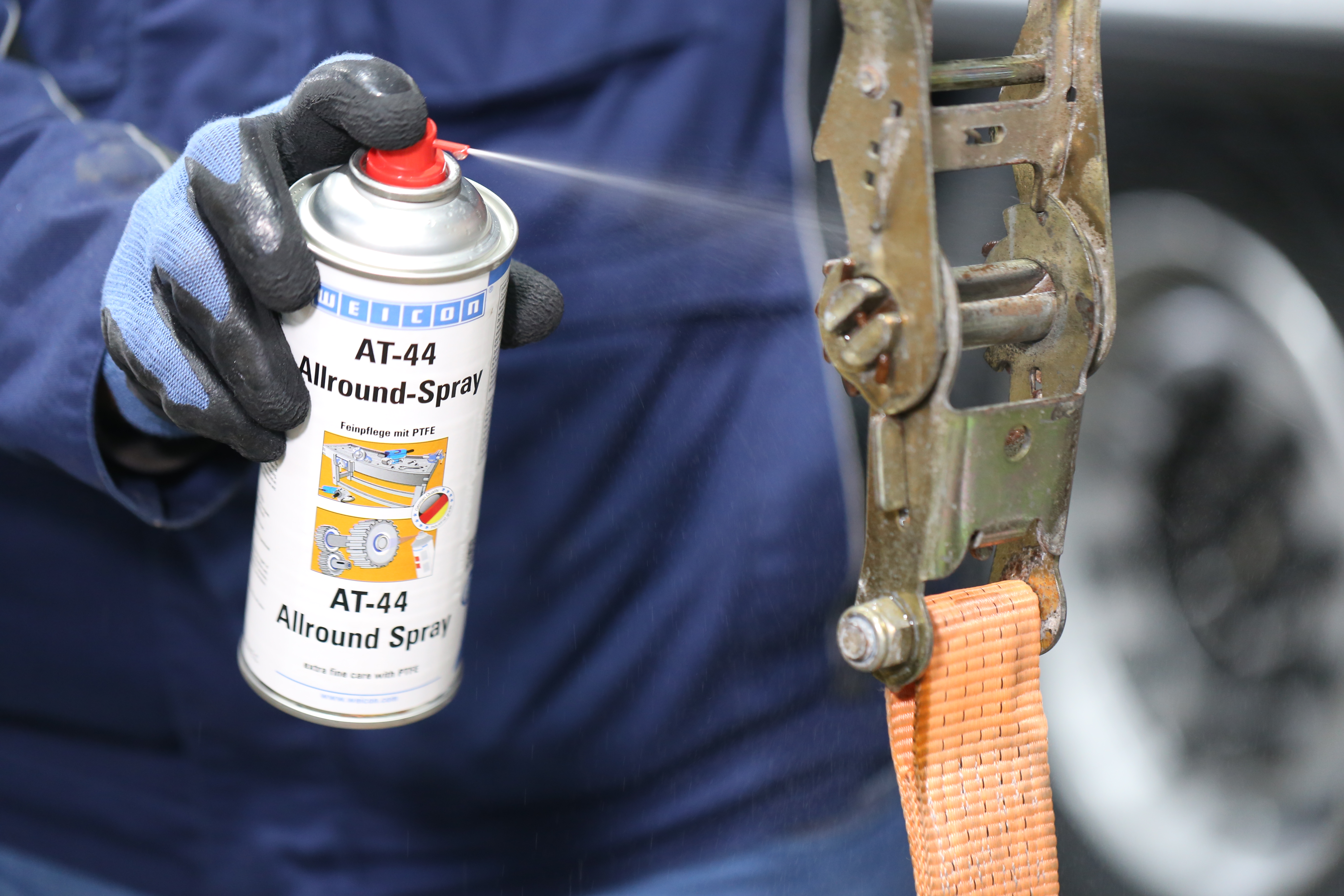 AT-44 Allround Spray | lubricating and multifunctional oil with PTFE