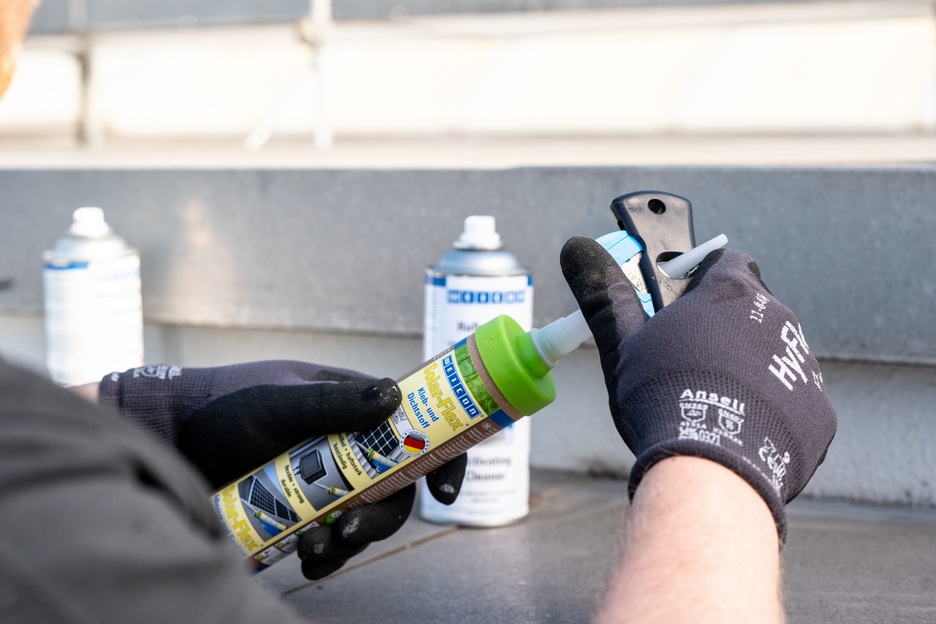 Solar-Flex® MS-Polymer | weather-resistant adhesive and sealant for the solar sector, based on MS-Polymer