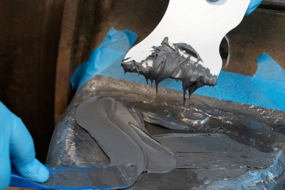 WEICON HB 300 | high-temperature-resistant epoxy resin system for repairs and moulding