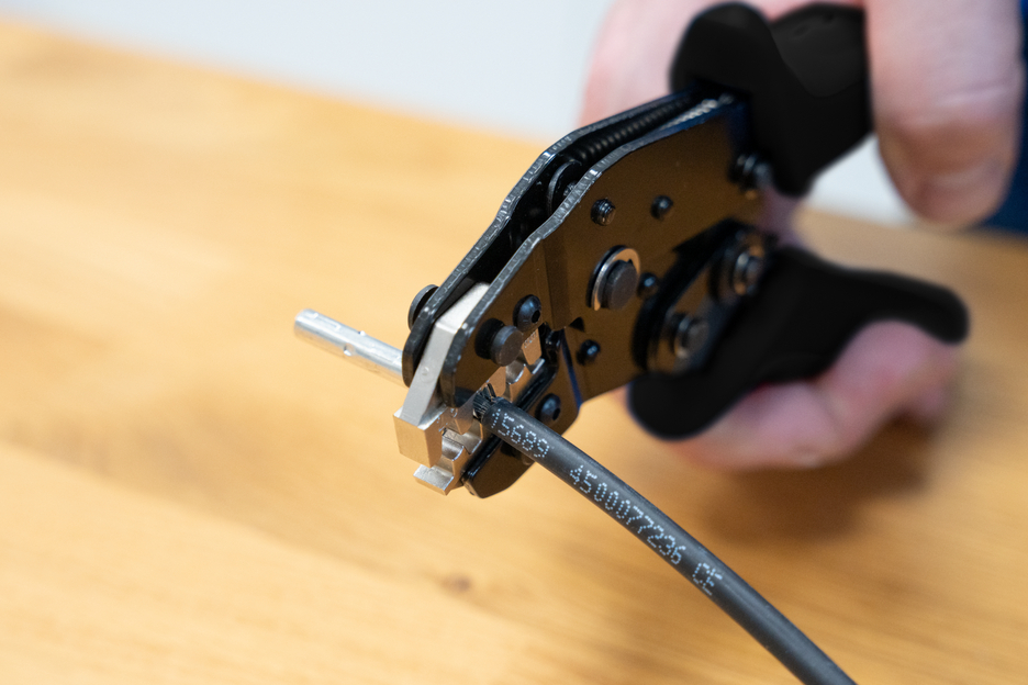 Crimp tool MC4