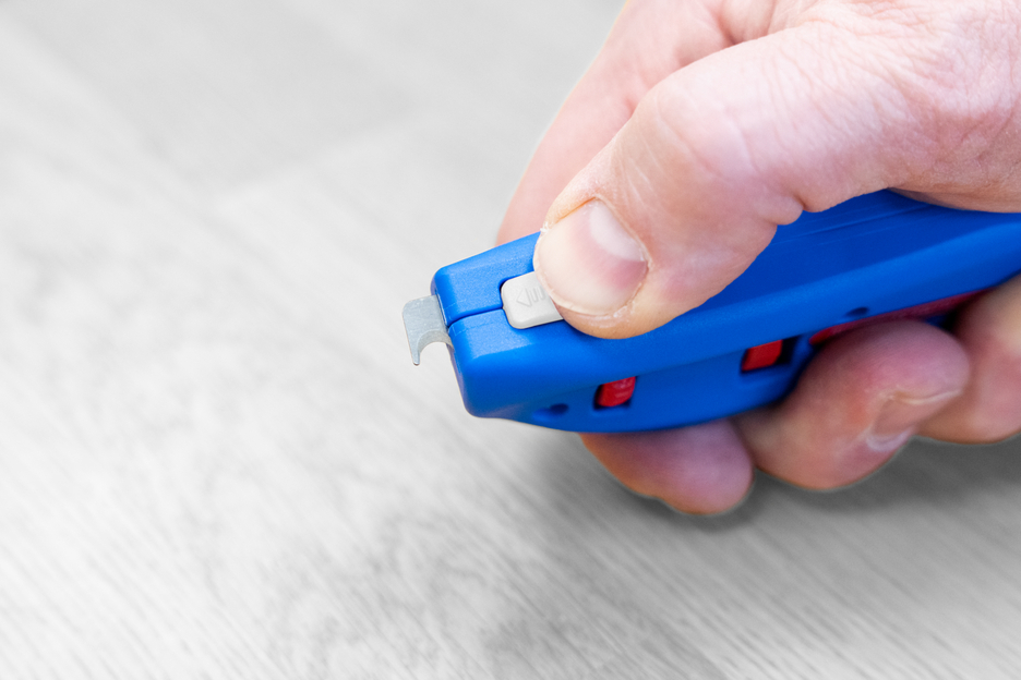 Cable Stripper No. S 4-28 Spiral | Circular, longitudinal and spiral cuts from 4–28 mm in diameter