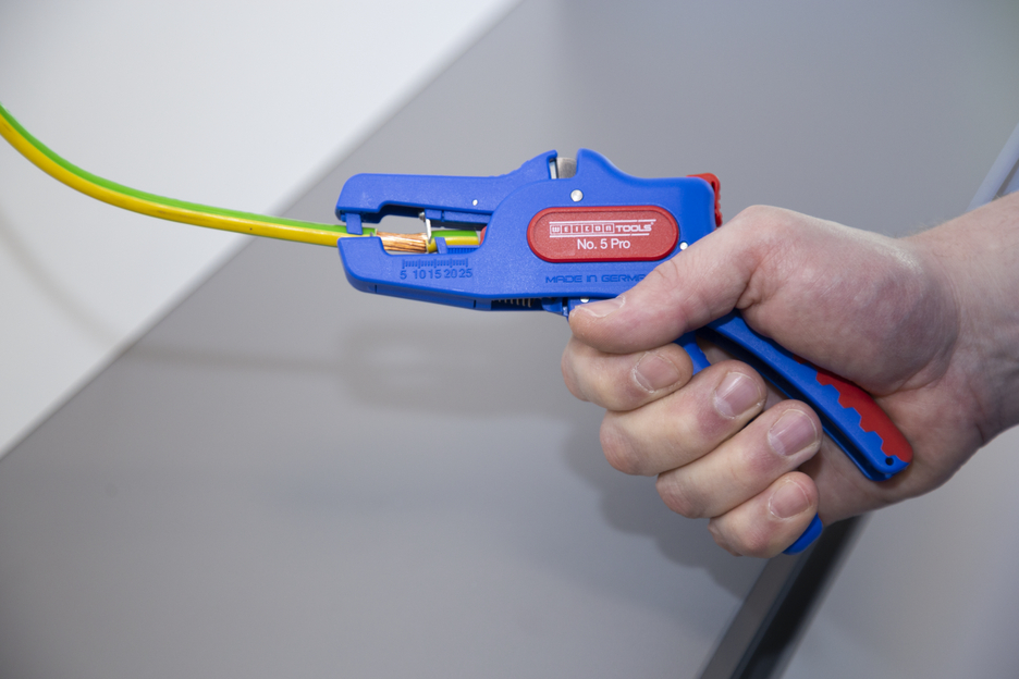 Wire Stripper No. 5 Pro | For all standard flexible and solid conductors | Working range 0.2–16.0 mm²