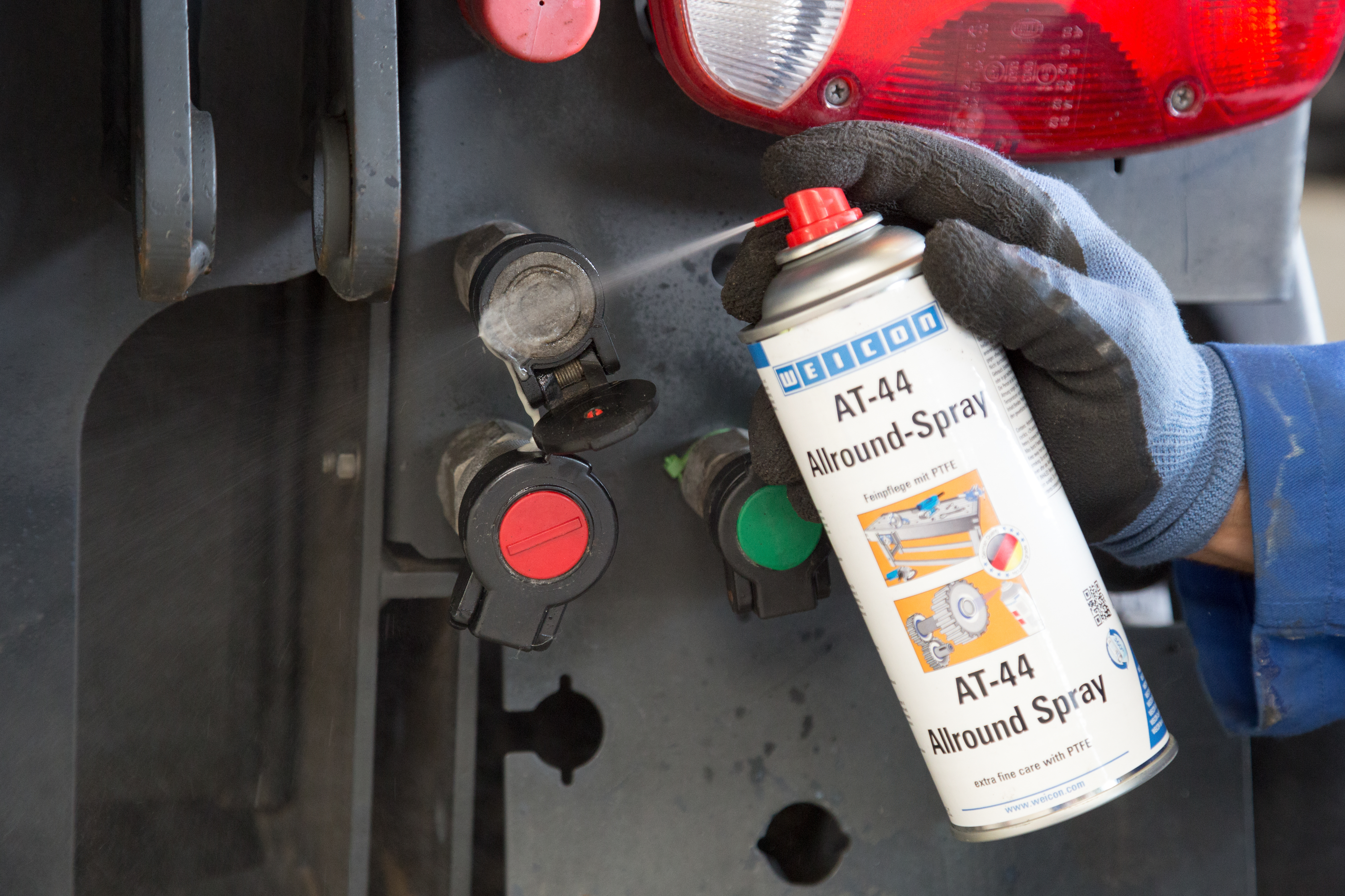 AT-44 Allround Spray | lubricating and multifunctional oil with PTFE