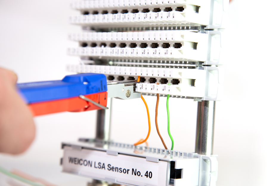 LSA Sensor No. 40 | LSA punch-down tool incl. a sensor for tracing the wire end position