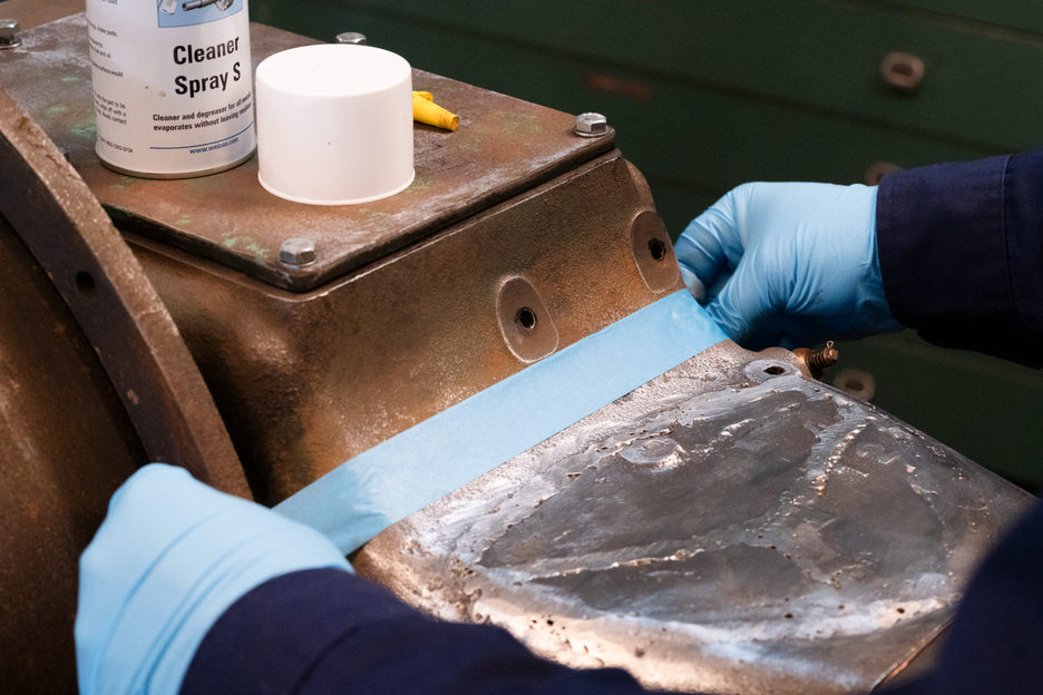 WEICON HB 300 | high-temperature-resistant epoxy resin system for repairs and moulding