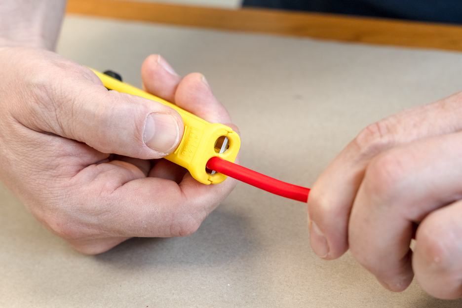 Mini-Solar 4/6 mm² | for dismantling and stripping standard photovoltaic cables with a cross-section of 4 & 6 mm²