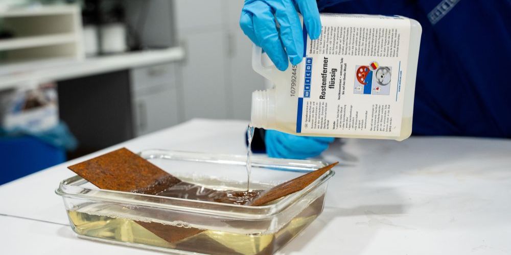 gloves, liquid, pouring, container, wipe-clean