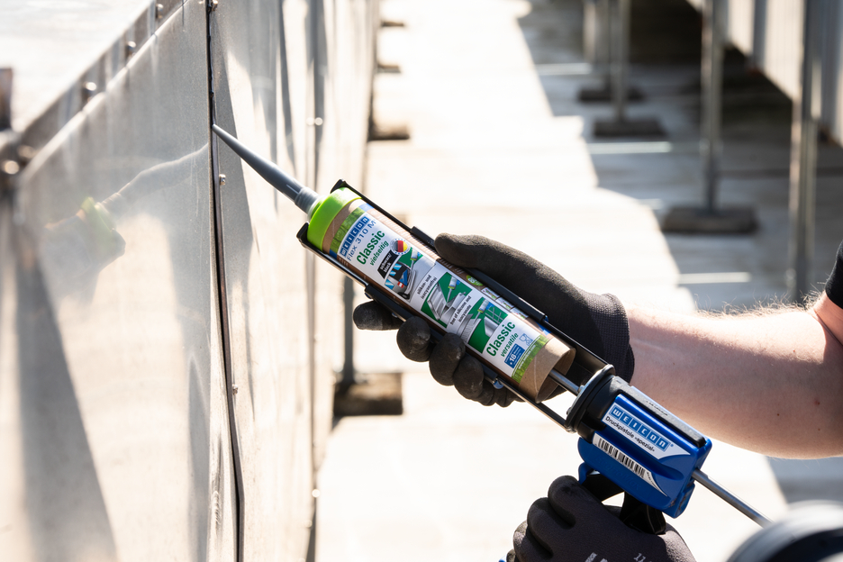 Flex 310 M® Classic MS-Polymer | elastic adhesive based on MS-Polymer in Presspack packaging for fatigue-free working