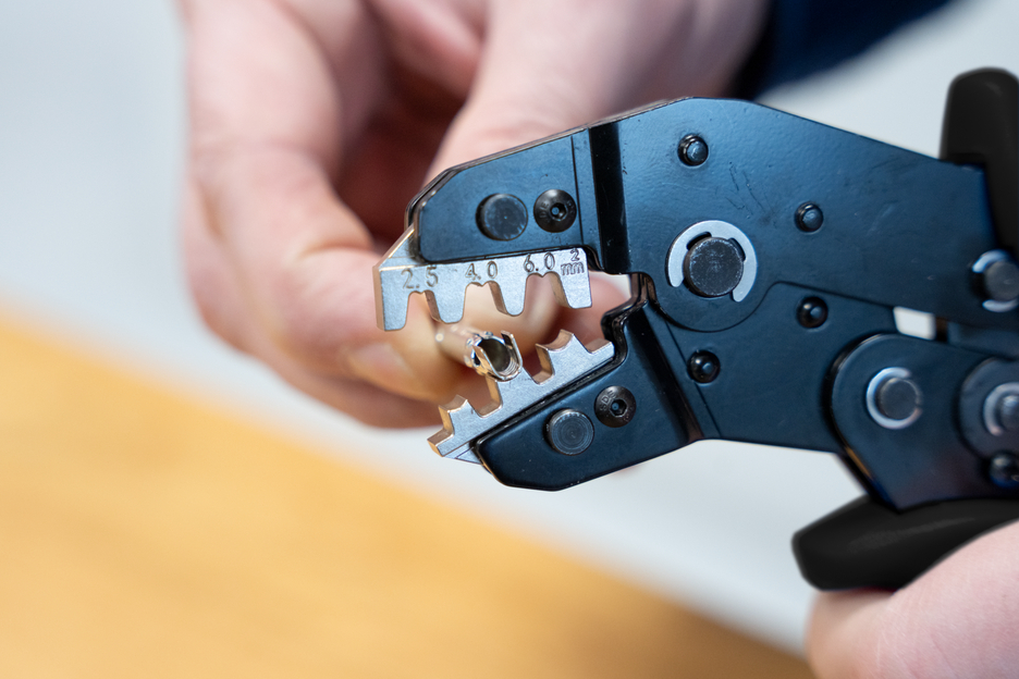 Crimp tool MC4
 | for crimping MC4 connectors in photovoltaic systems (2.5, 4 & 6 mm², AWG 14-10)