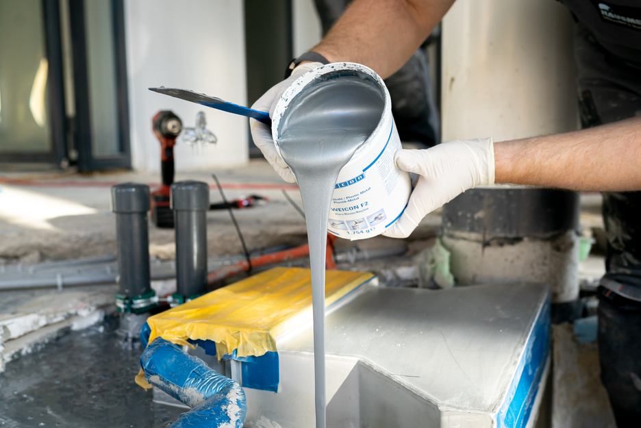 WEICON F2 | aluminium-filled epoxy resin system for repairs and gap compensation
