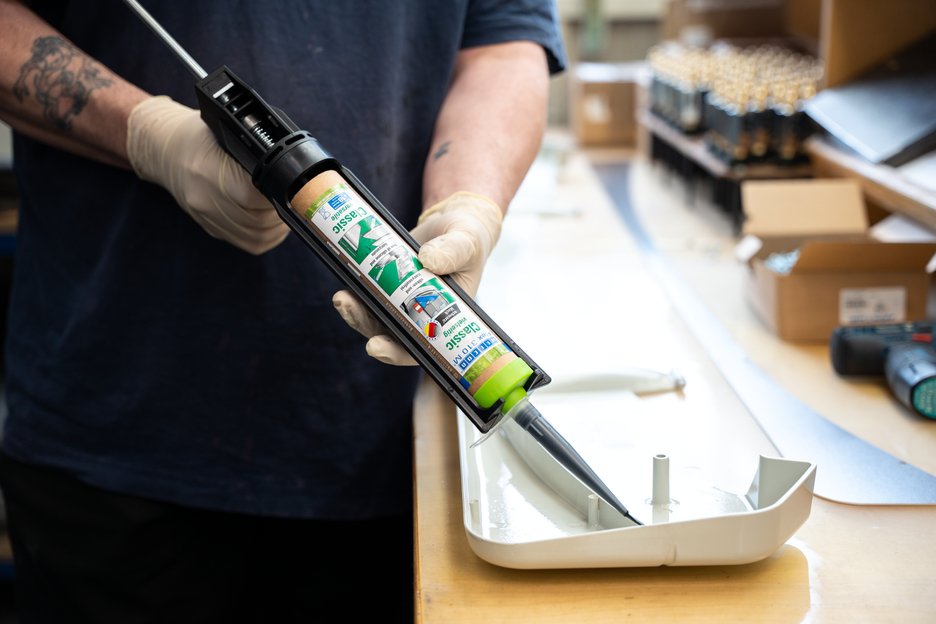 Flex 310 M® Classic MS-Polymer | elastic adhesive based on MS-Polymer in Presspack packaging for fatigue-free working